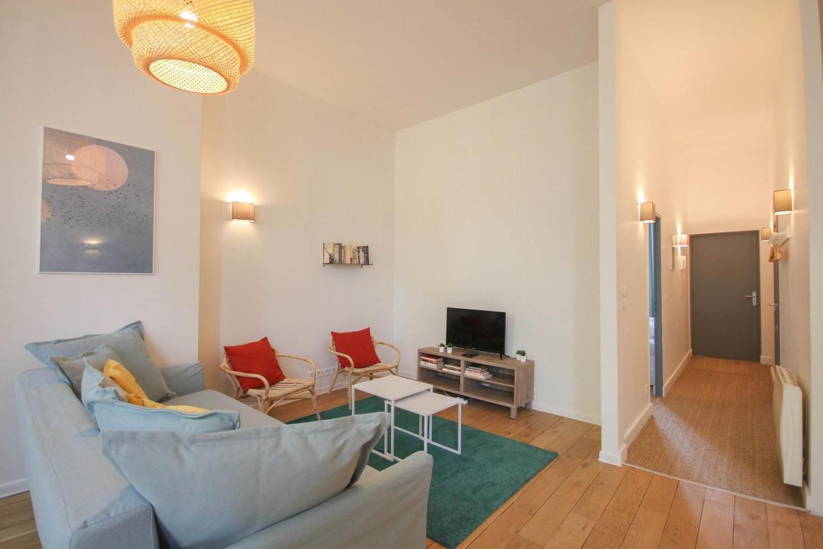 2-Bedroom Flat + Private Car Park. Lille Luaran gambar