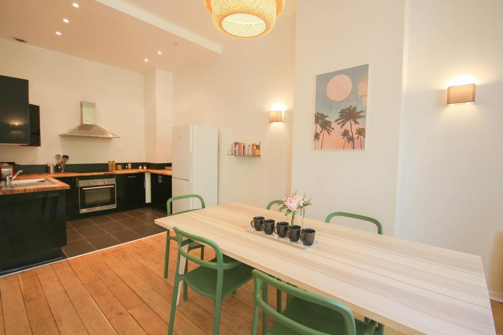 2-Bedroom Flat + Private Car Park. Lille Luaran gambar