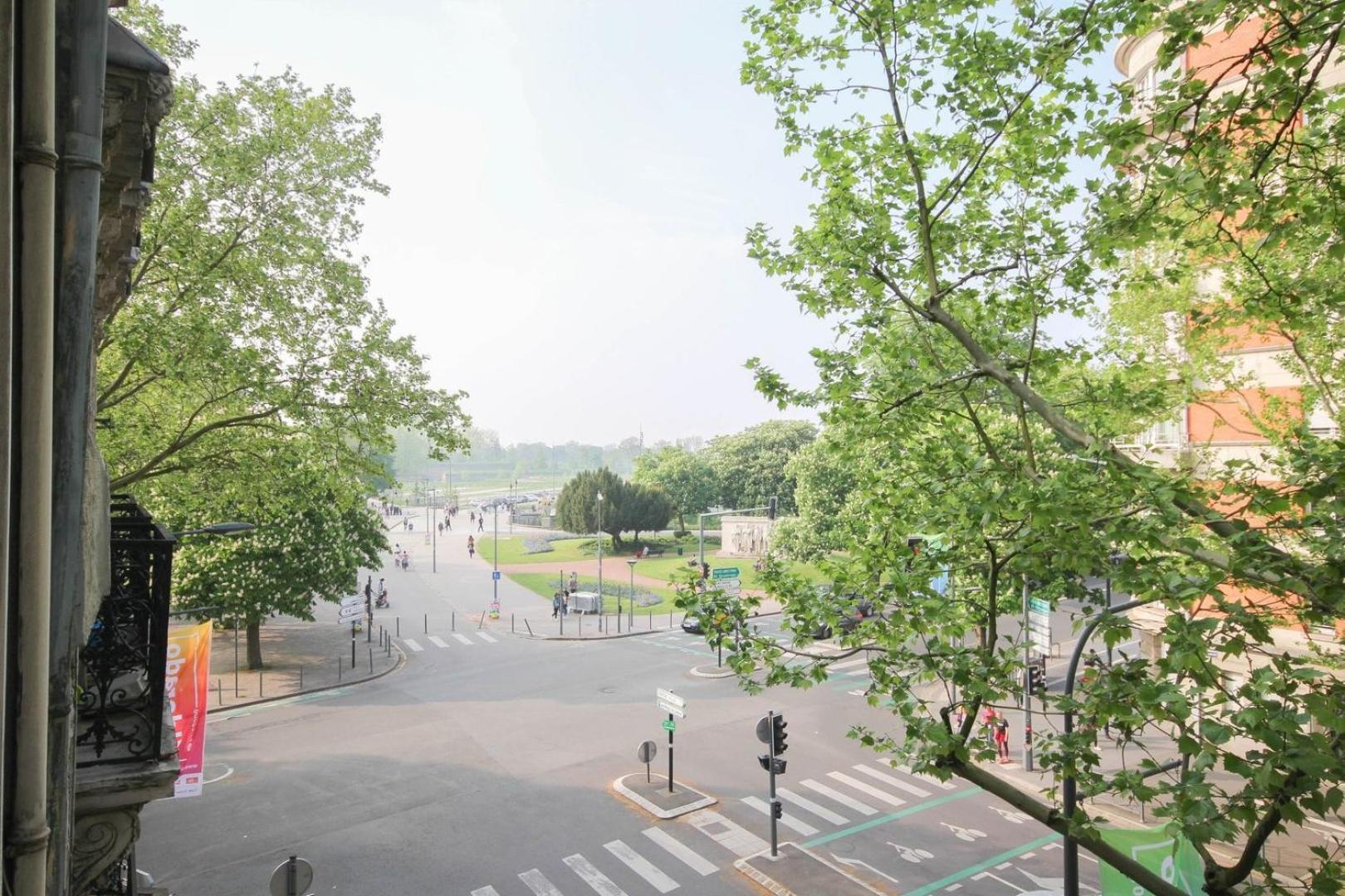 2-Bedroom Flat + Private Car Park. Lille Luaran gambar